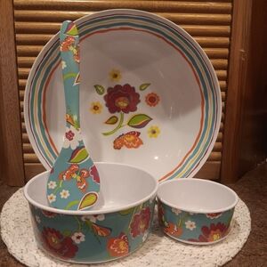 Lot of 3 Longaberger Summer Lovin' Melamine Bowls and Flat Salad Spoon